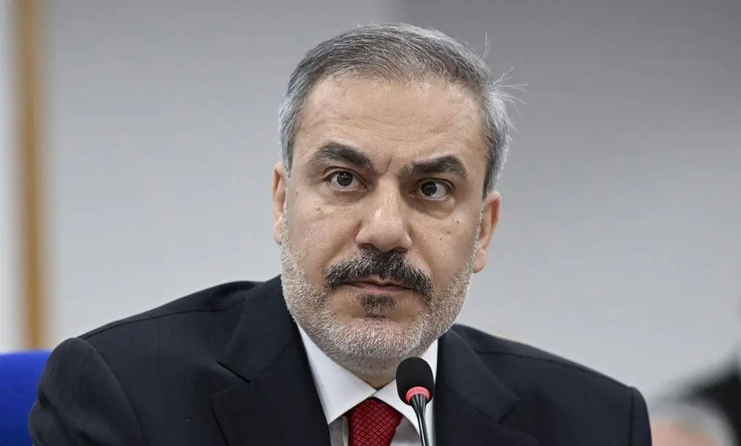 Özgür Özel'den Hakan Fidan'a destek
