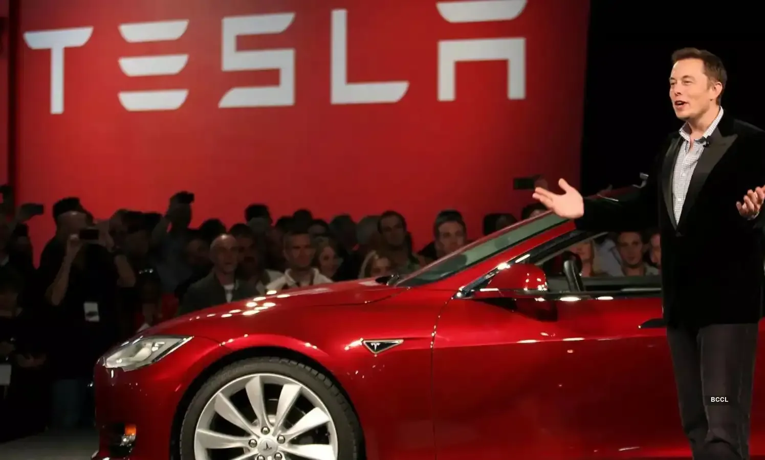 Tesla 13 bin aracını geri çağırdı