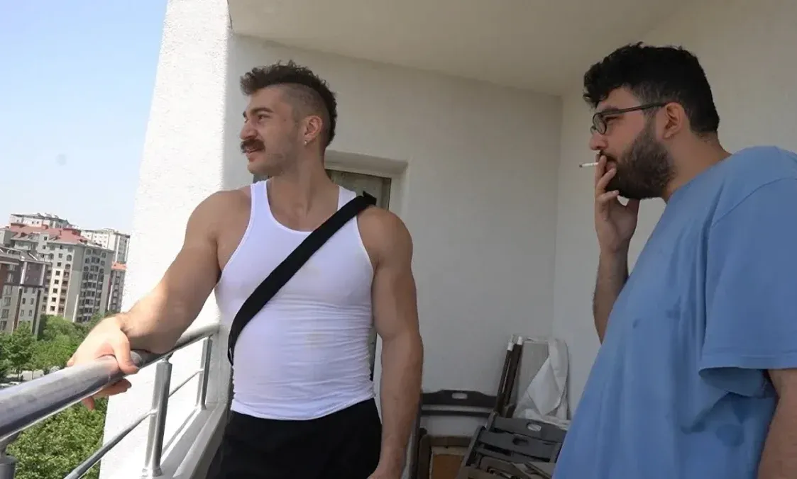 Derbeder Berk Kimdir, Yaşı Kaçtır? Sevgilisi Var mı? Soyadı ve Sağlık Durumu Hakkında Bilgiler