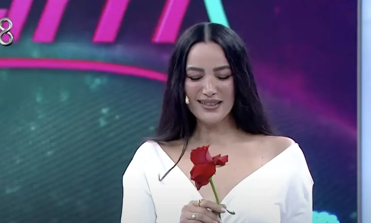 İşte Benim Stilim Emel mesleği ve özel hayatı, çocuğu var mı, uçak kabin memuru mu?