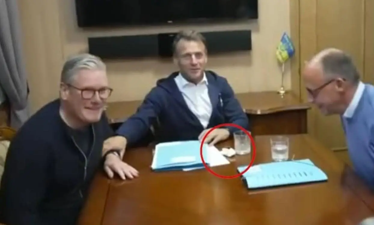 Emmanuel Macron ve Keir Starmer Kokain Partisi İddiasıyla Gündemde? İşte Gerçekler