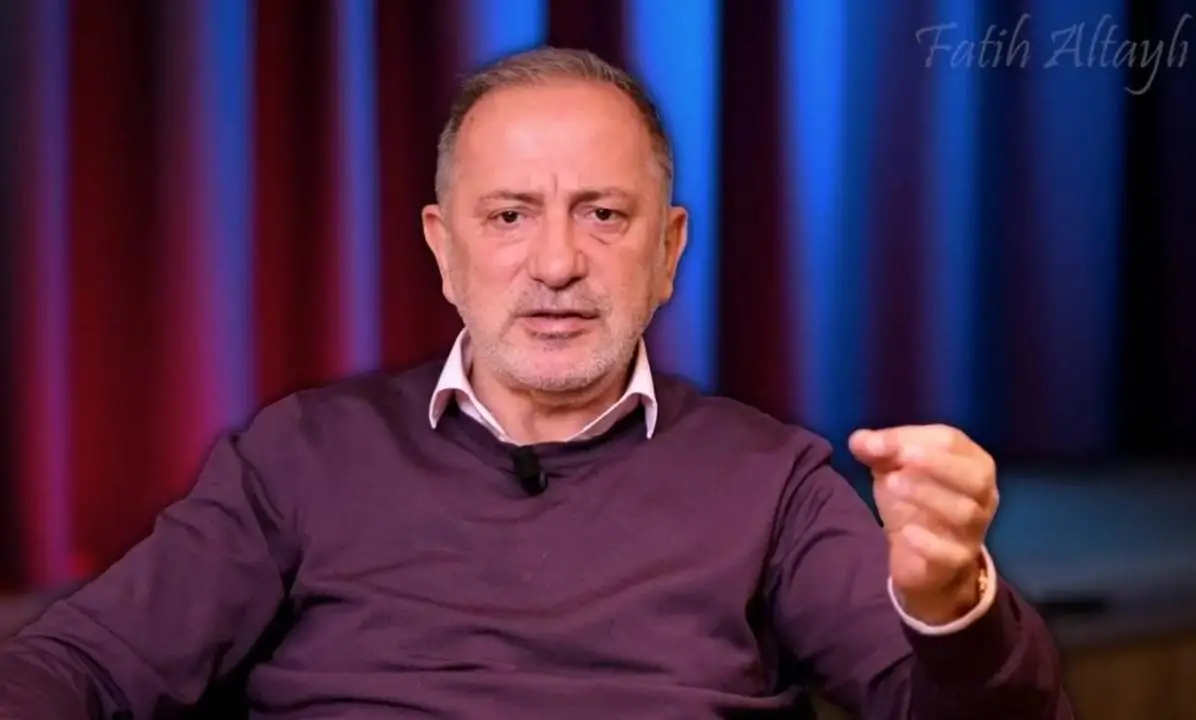 Televizyon Programcılığı ve Köşe Yazarlığında Adından Söz Ettirmiş Fatih Altaylı Kimdir, Kiminle Evli, Eşi Kimdir, Kaç Yaşında?