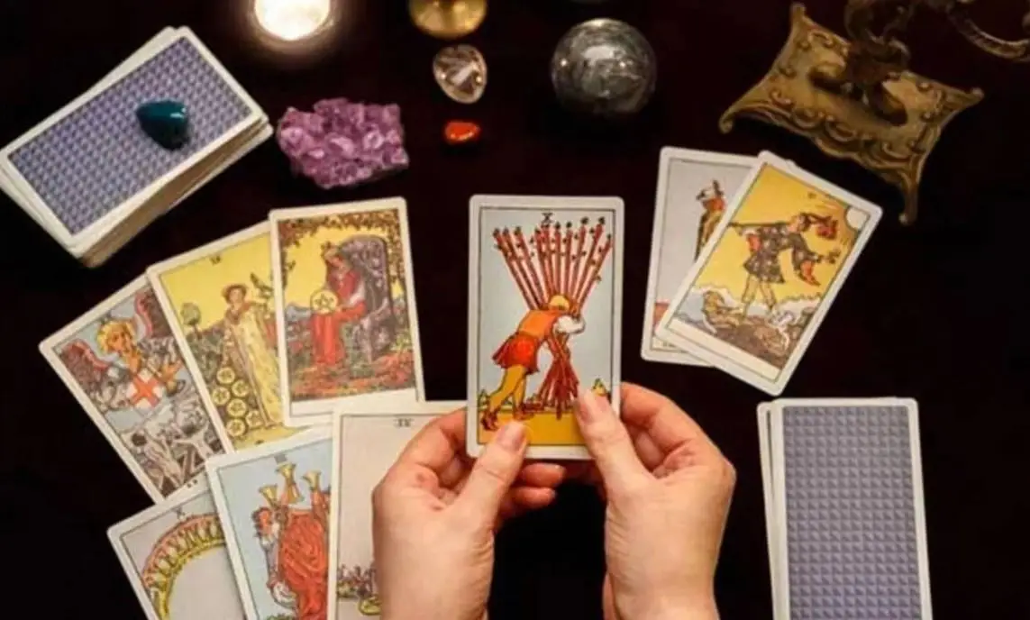 22 Haziran 2025 Tarot Yorumu: Günlük Tarot Falında Aşk, Sağlık, Finans ve Kariyer İçin Neler Var?