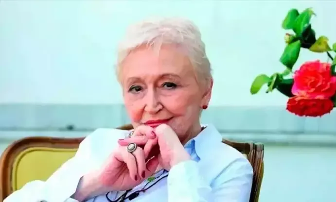 Pınar Kür Kimdir? Neden Öldü, Hastalığı Ne, Kaç Yaşındaydı, Çocukları ve Ailesi, Mesleği Ne?