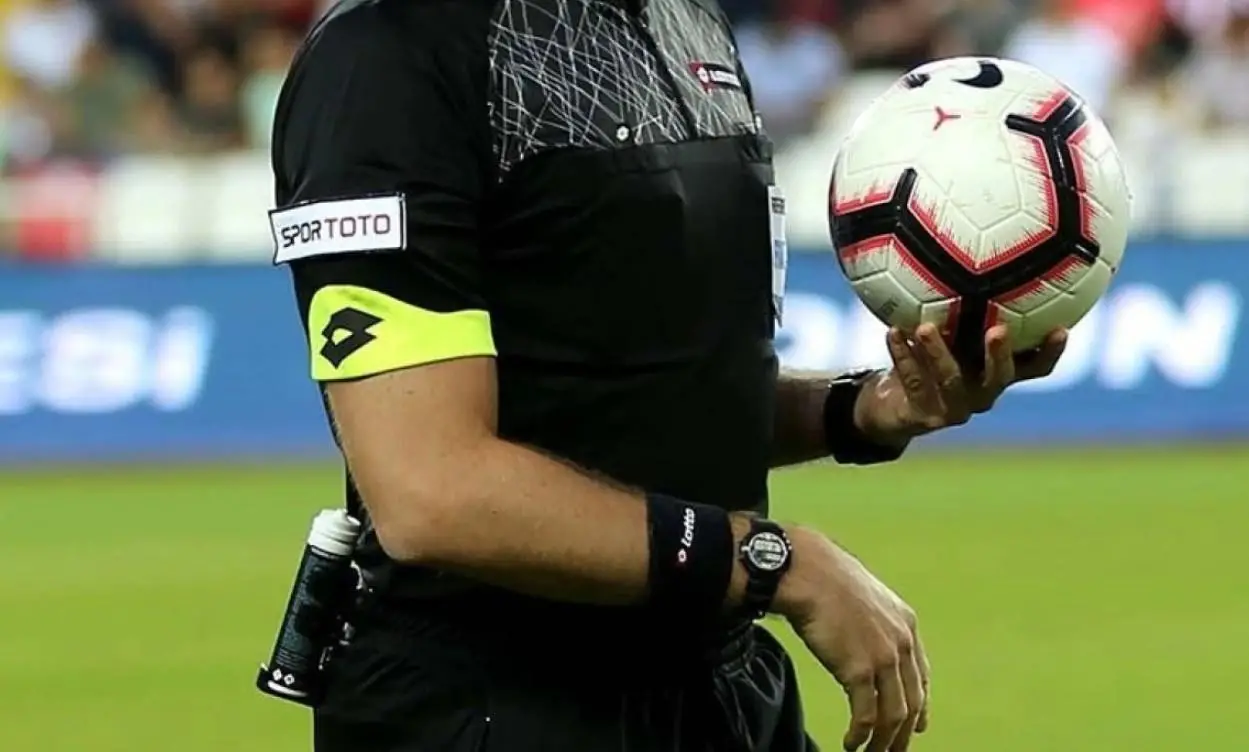 Süper Lig’de Devrim Niteliğinde Yenilik: Hakemler Yaka Kamerası Kullanacak