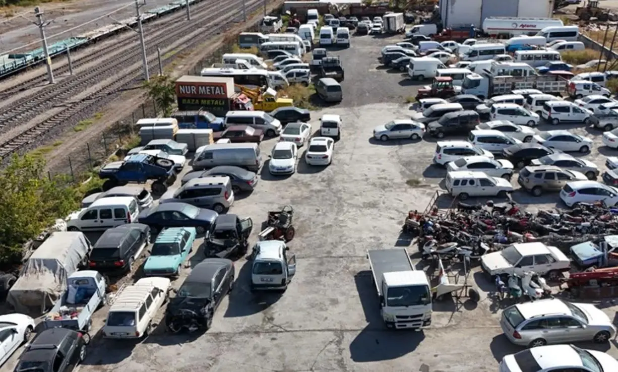 Yediemin Otoparklarındaki Araçlar 6 Ay İçinde Alınmazsa Satışa Çıkarılacak