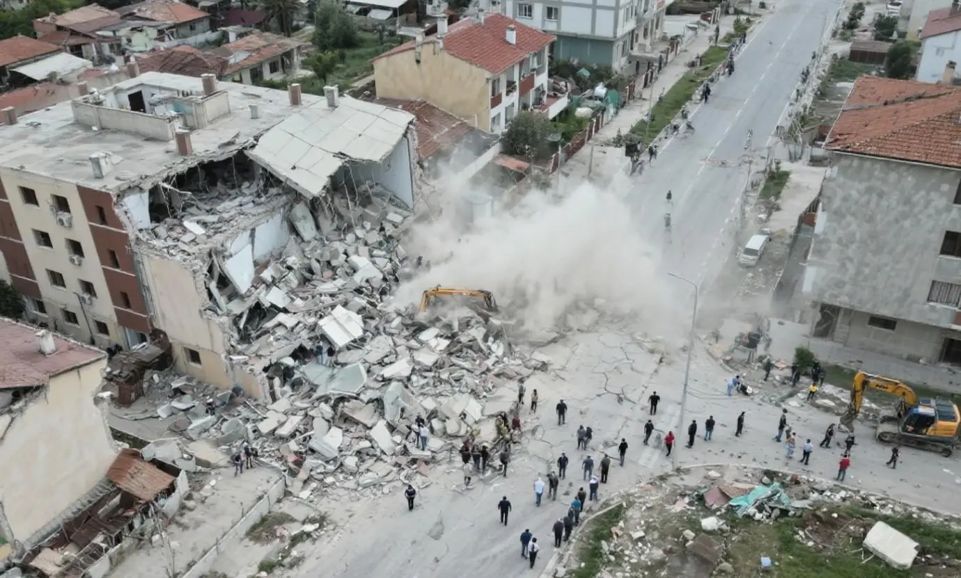 SON DAKİKA: Balıkesir'de 6.1 Büyüklüğünde Deprem Meydana Geldi!