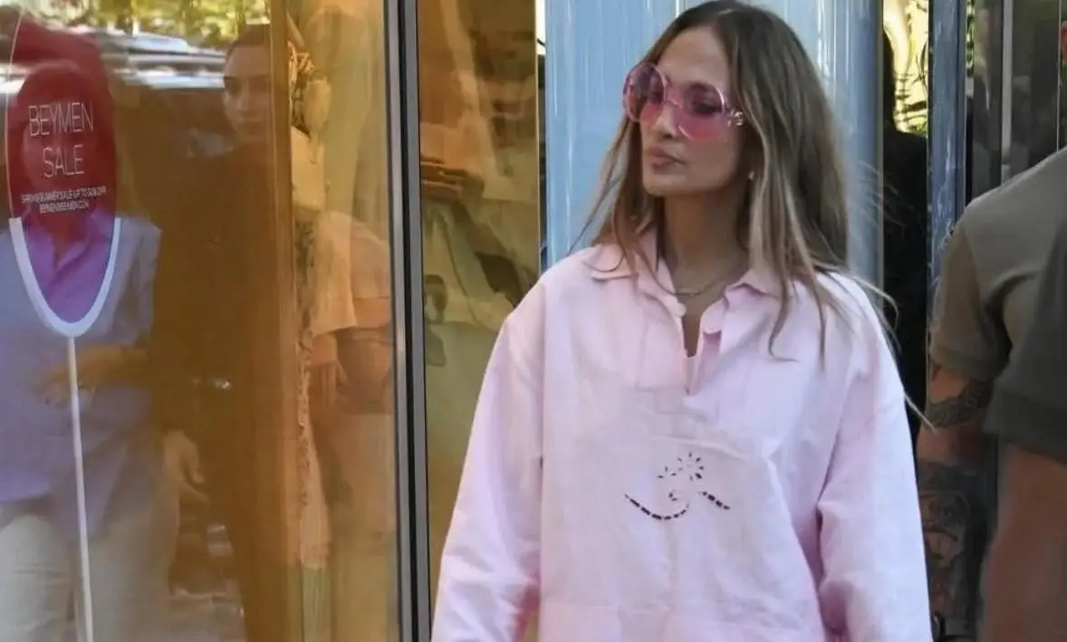Jennifer Lopez İstanbul’da, İlk Durağı Lüks Mağazalar Oldu