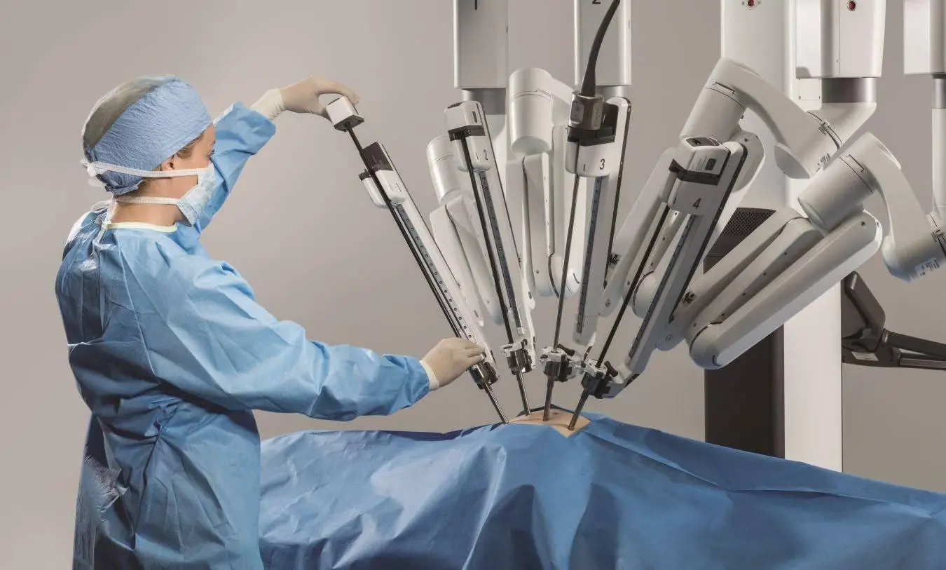 Robotik Cerrahi Nedir? Avantajları ve Dezavantajları