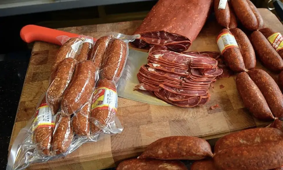 Pastırma ve sucuk satışları dibi gördü!