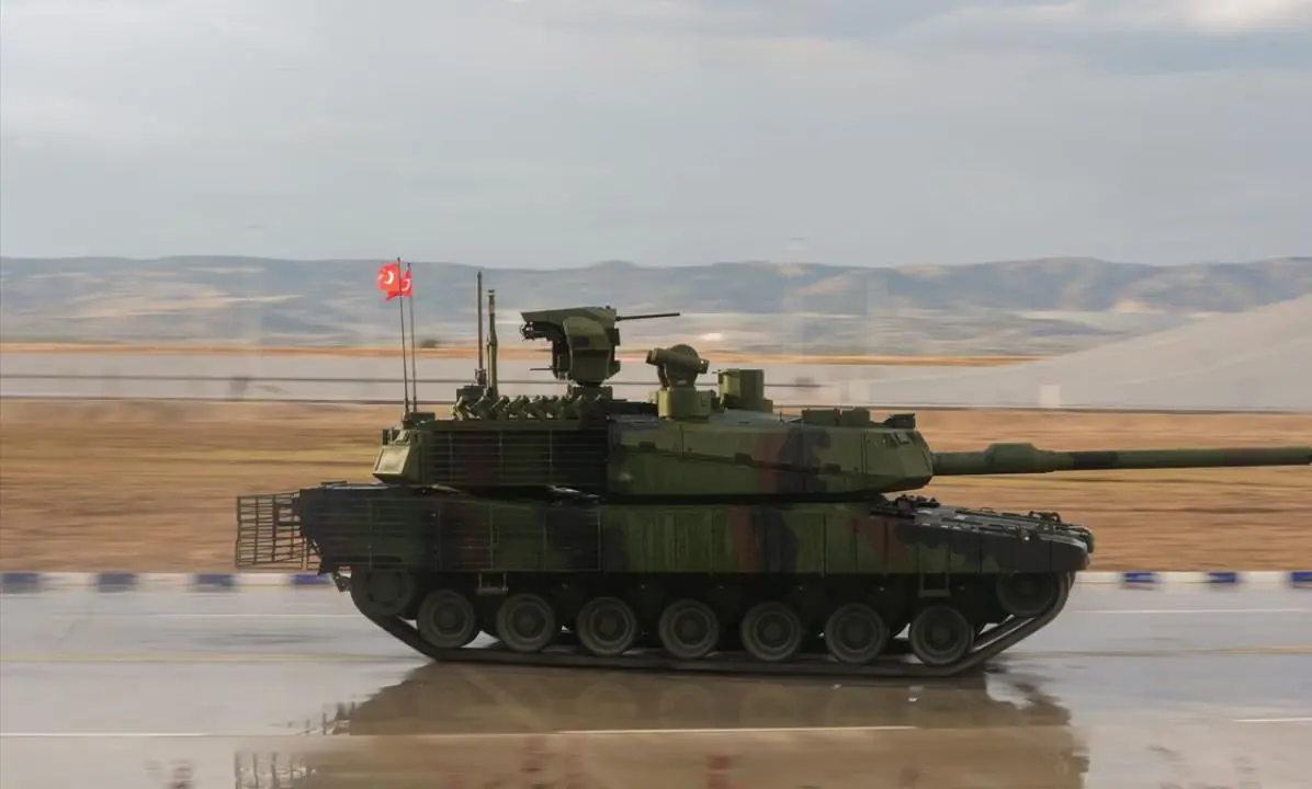 Yunan medyası ALTAY ve Eurofighter'ı merceğine aldı!