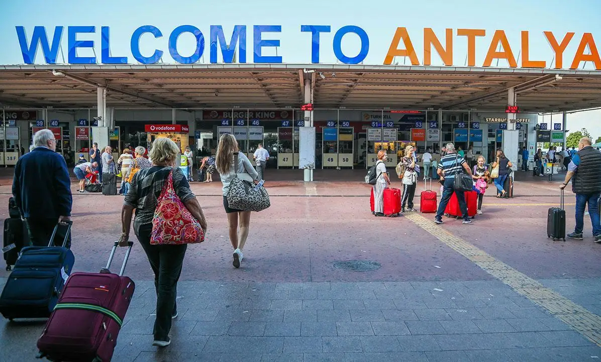 Antalya'da yılın ilk 9 ayında turist rekoru!