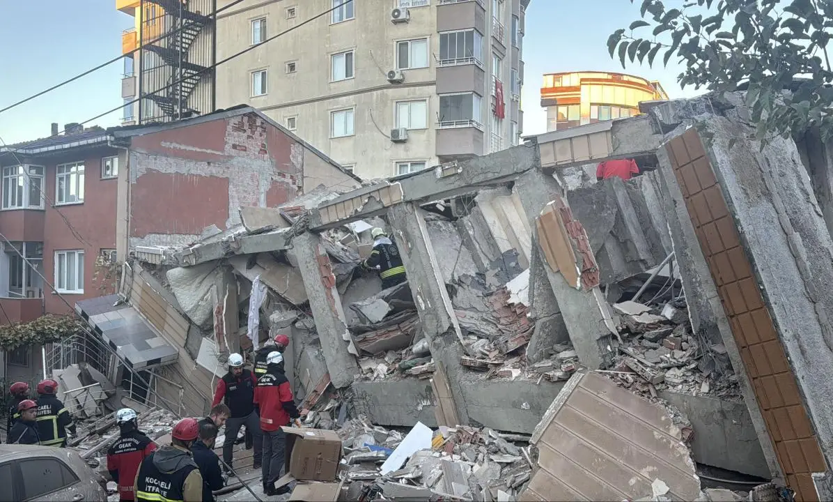 Kocaeli'de çöken bina için soruşturma açıldı, bilirkişi görevlendirildi