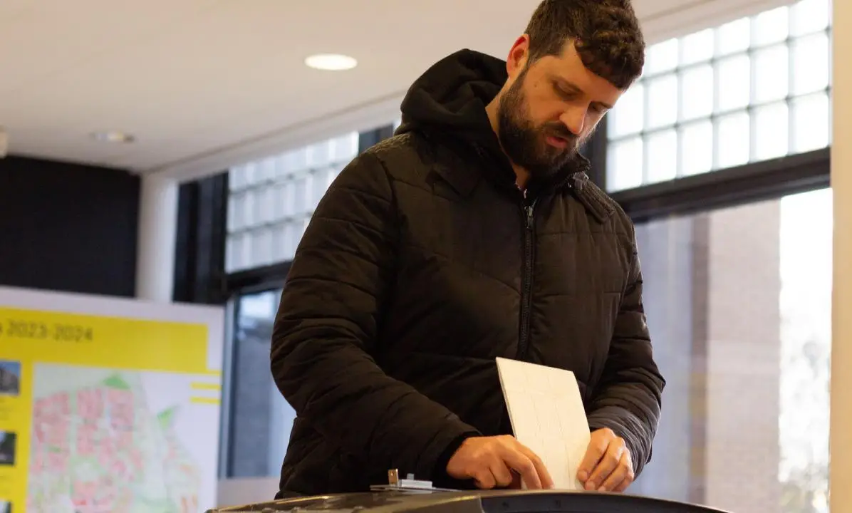 Hollanda sandık başında: Aşırı sağ kazanacak mı?