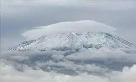 Ağrı Dağı'na kar erken geldi, beyaza büründü