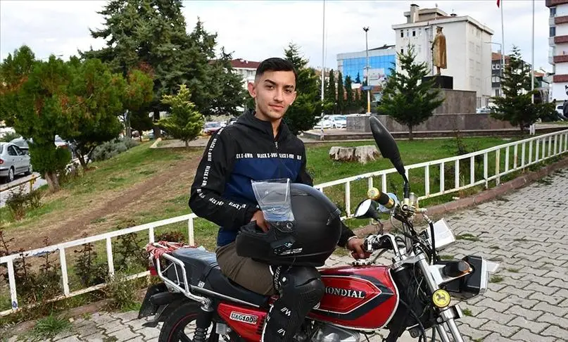 Ceza yedi, kaza geçirdikten sonra polislere teşekkür etti