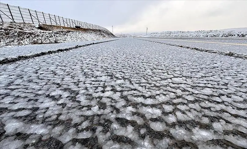 Ardahan beyaza büründü: Kar erken geldi