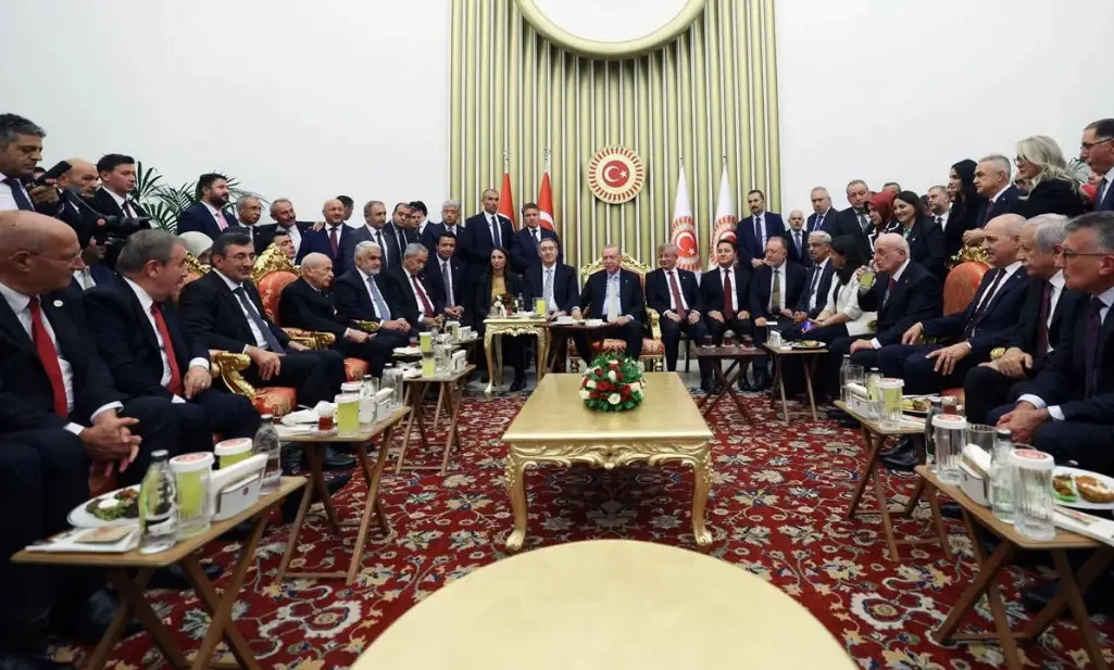 DEM Partili vekil o fotoğrafın arka planını anlattı!