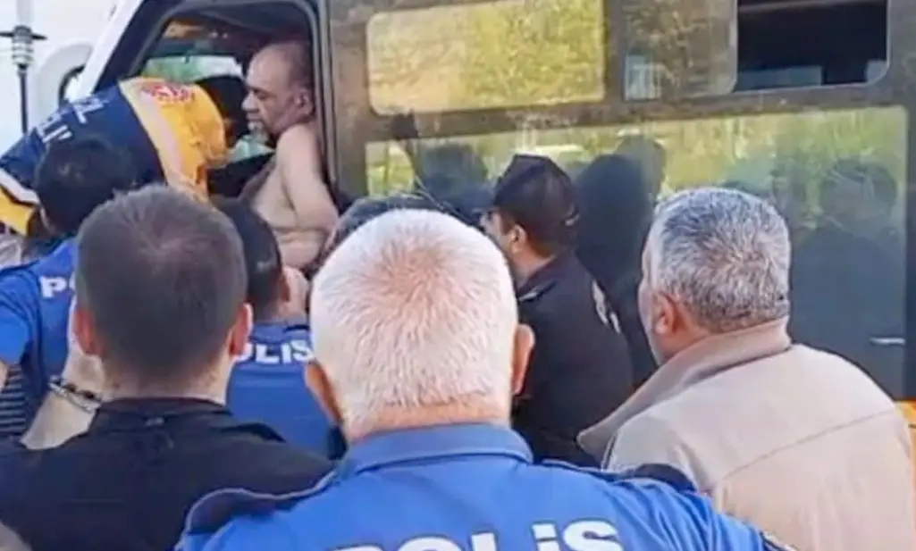Kesilen 993 TL cezaya sinirlendi, kendini ve aracını yakmaya çalıştı