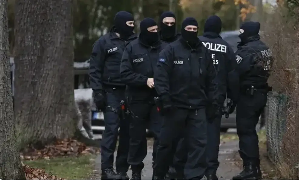 Almanya'yı sarsan suikast iddiaları: Merkel de aralarında!