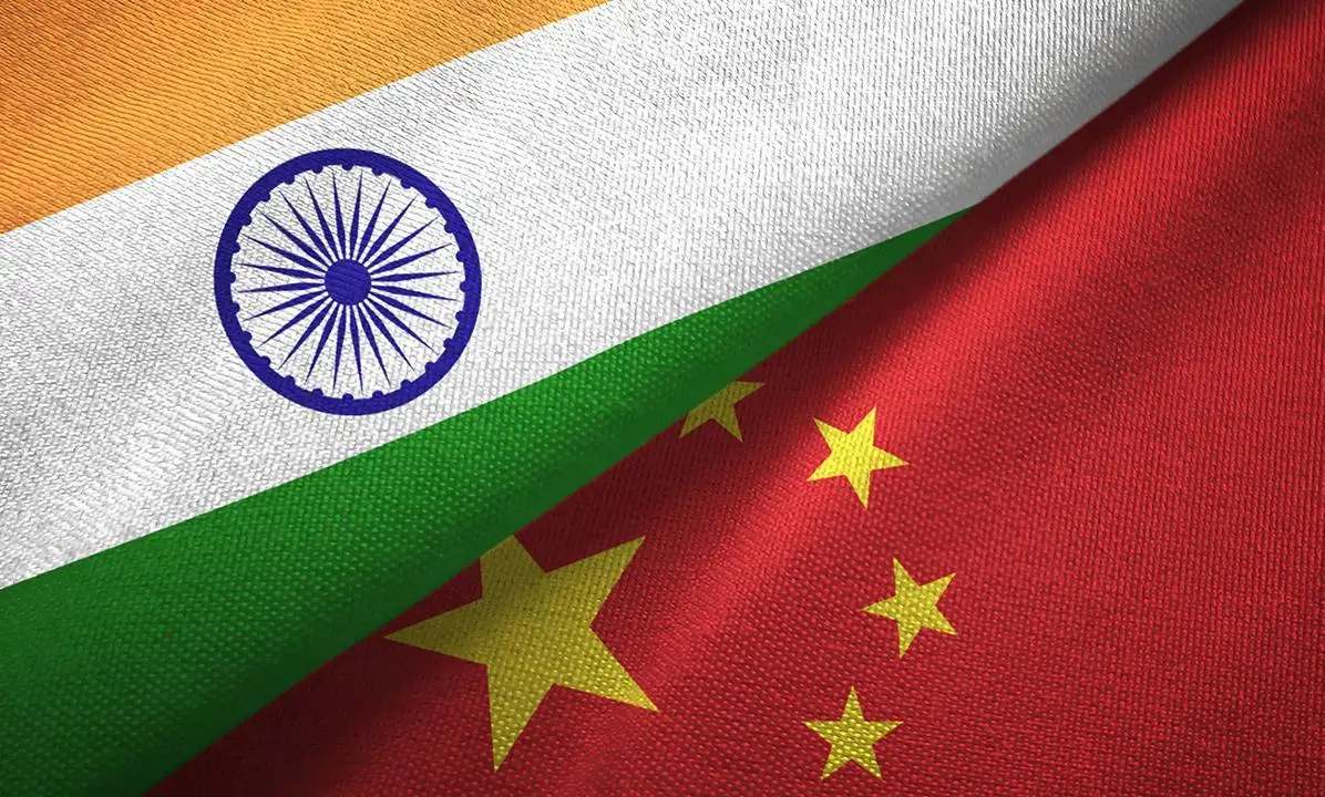 Hindistan, Çin sınırına yakın hava üssünü harekete geçirildi!