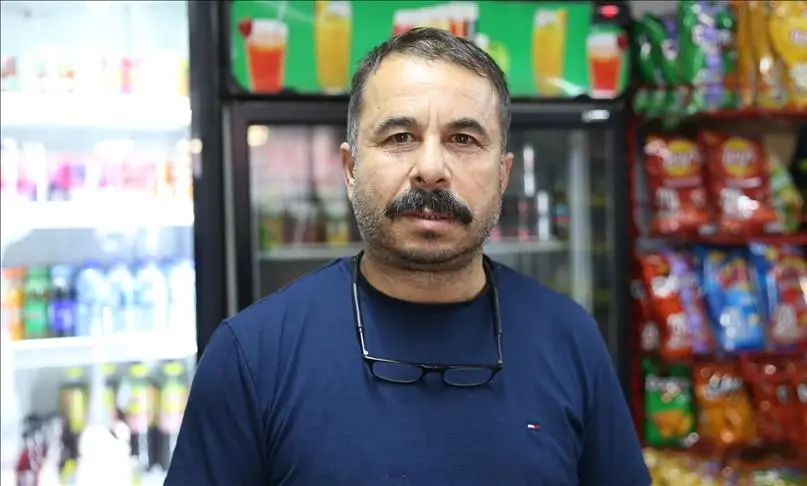 Hatay'da bir hayırsever, depremzedelerin bakkal borcunu ödedi