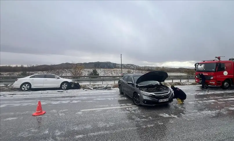 Çorum'da dolu trafiği felç etti: 10 yaralı