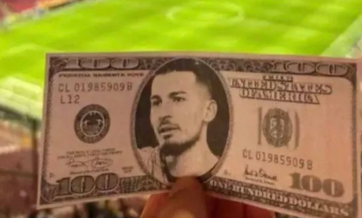 Trabzonspor Taraftarından Uğurcan Çakır’a ‘Dolar’ Tepkisi! Galatasaraylılar Alkışlarla Sahip Çıktı